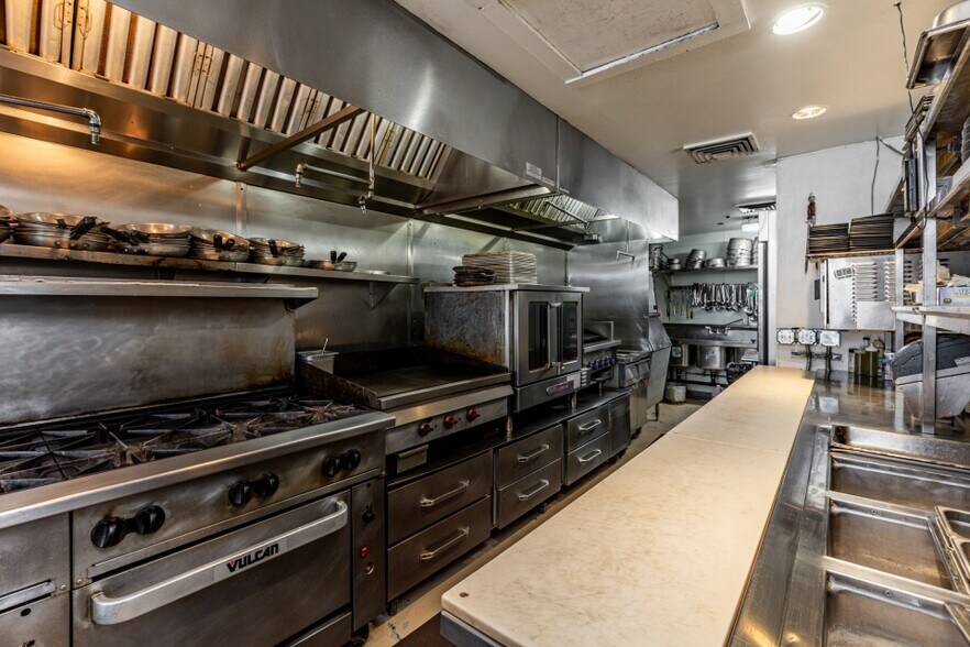 More Photos Of 890 Main St, Park City Apartments For Sale