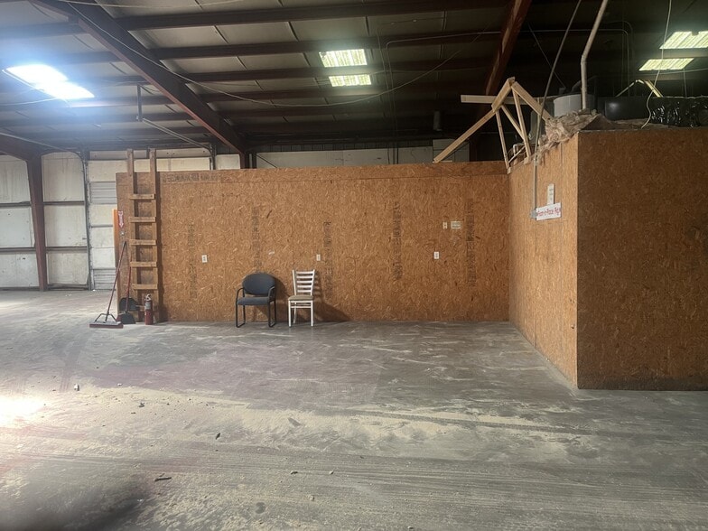 More Photos Of 1009 Putman Dr NW, Huntsville Warehouse For Lease