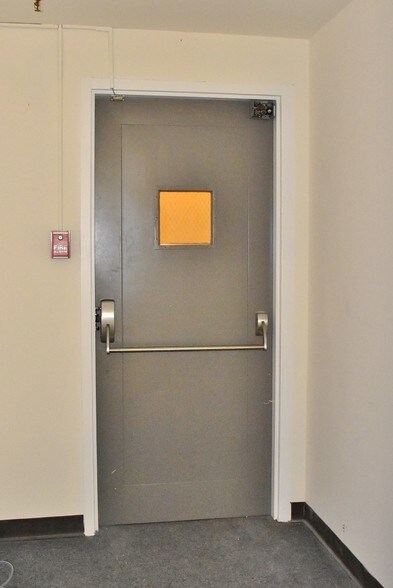 More Photos Of 1131 Central Ave, Middletown Loft Creative Space For Sale