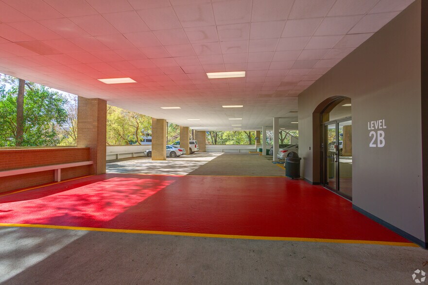 More Photos Of 550 Post Oak Blvd, Houston Office For Lease