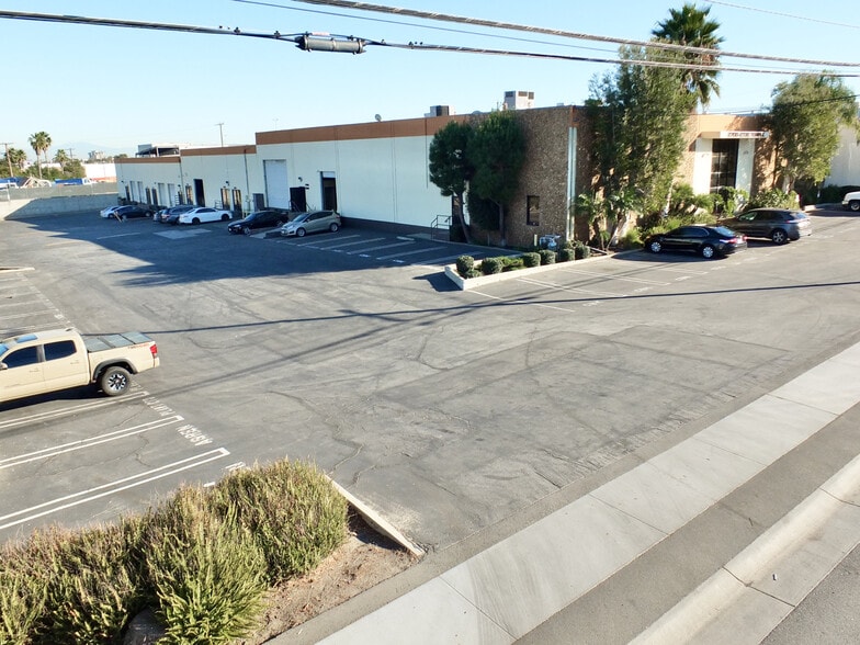 More Photos Of 2700-2730 N Temple Ave, Long Beach Light Manufacturing For Lease
