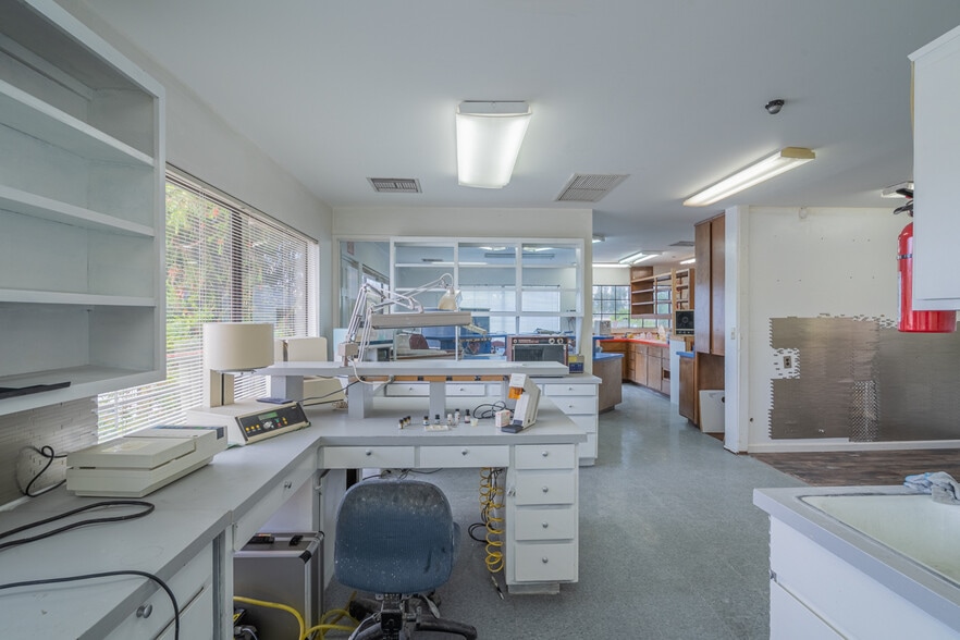 More Photos Of 899 E Grand Ave, Escondido Medical For Sale