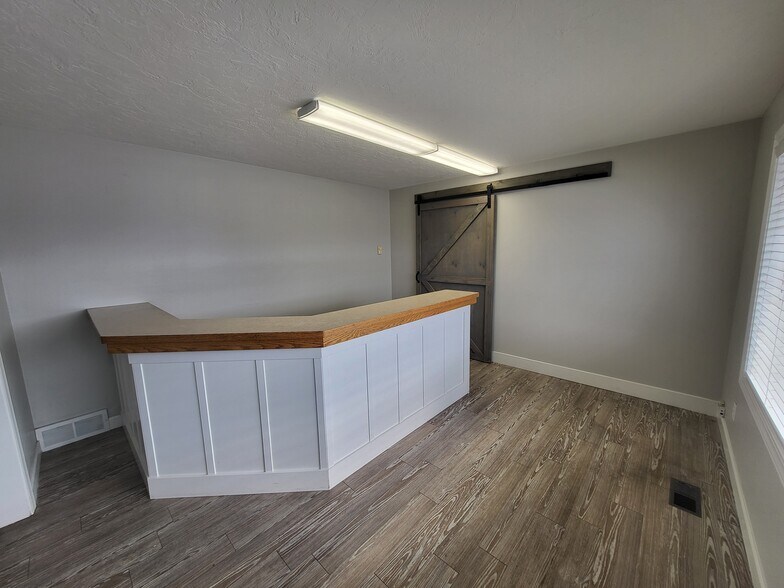 More Photos Of 1601 E 17th St, Idaho Falls Office For Lease