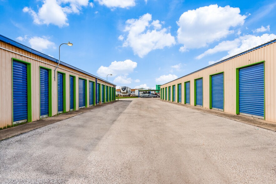Primary Photo Of 2515 E Bayshore Dr, San Leon Self Storage For Sale