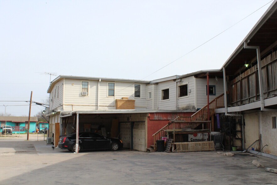 More Photos Of 7205-7211 Somerset Rd, San Antonio General Retail For Sale