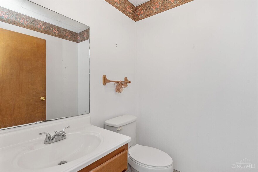 More Photos Of 112 Main St, Ripley General Retail For Sale