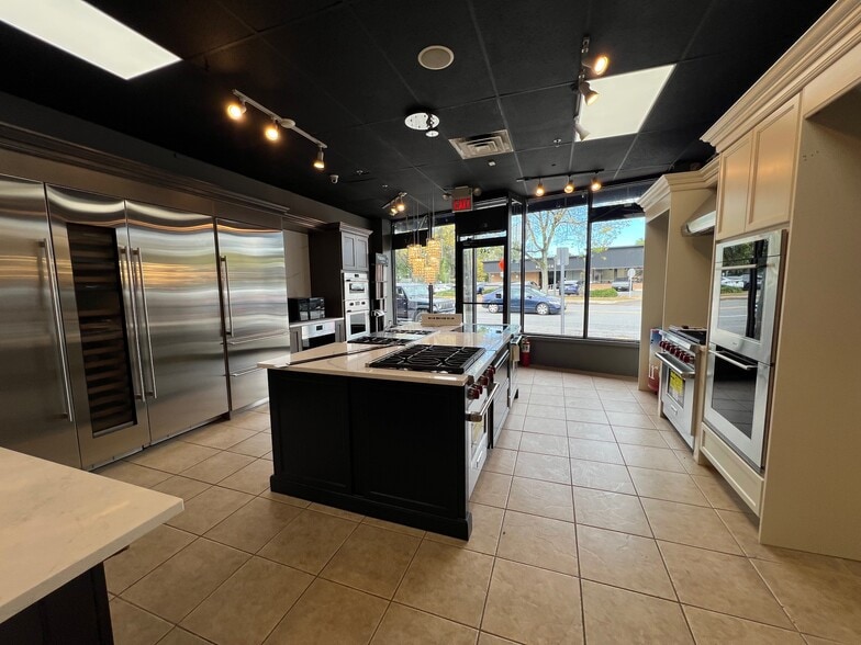 More Photos Of 237-247 Tarrytown Rd, White Plains Storefront For Lease