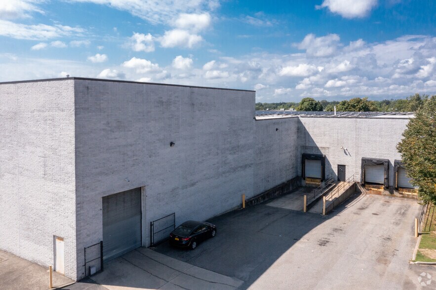 More Photos Of 50 Wireless Blvd, Hauppauge Manufacturing For Lease