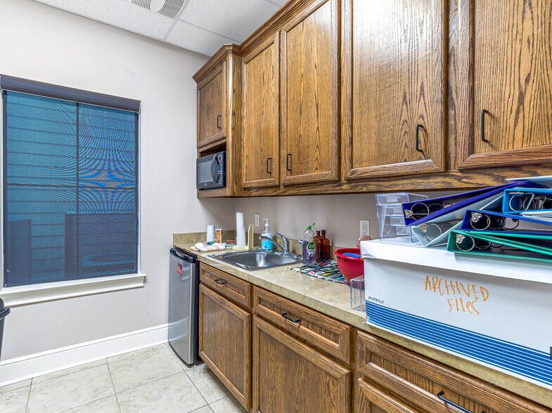 More Photos Of 456 Park Grove Dr, Katy Medical For Lease