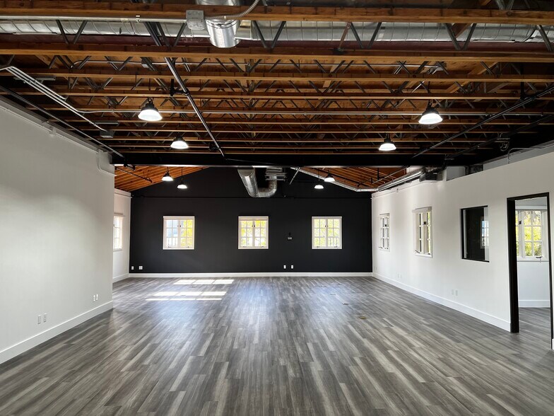 More Photos Of 9696 Culver Blvd, Culver City Office For Lease