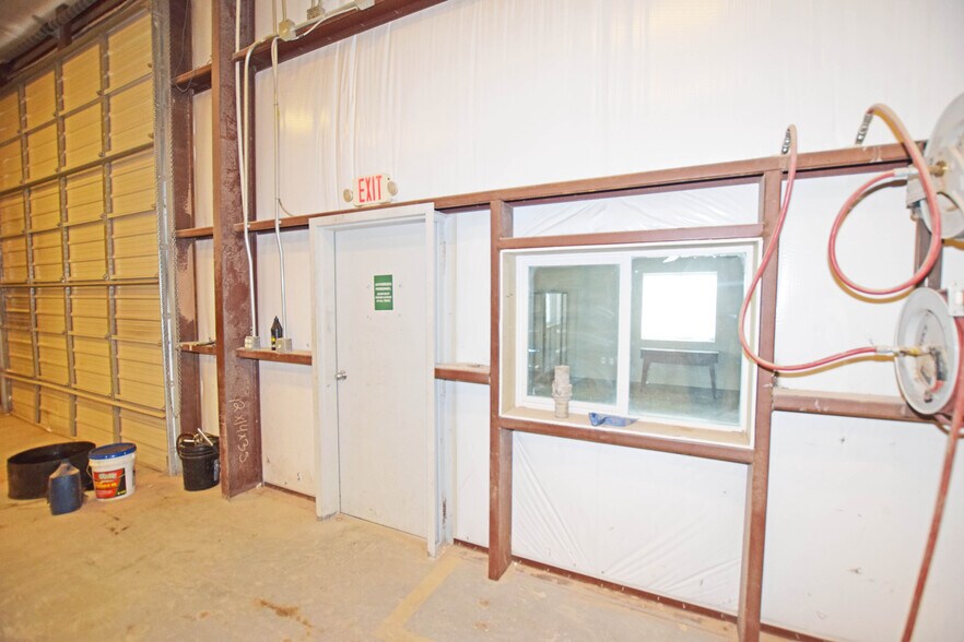More Photos Of 10503 W County Rd 72, Midland Warehouse For Lease