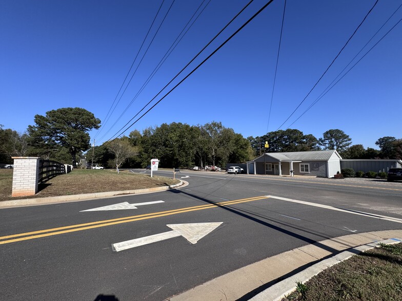 More Photos Of 1535 Dahlonega Highway, Cumming Office Residential For Sale