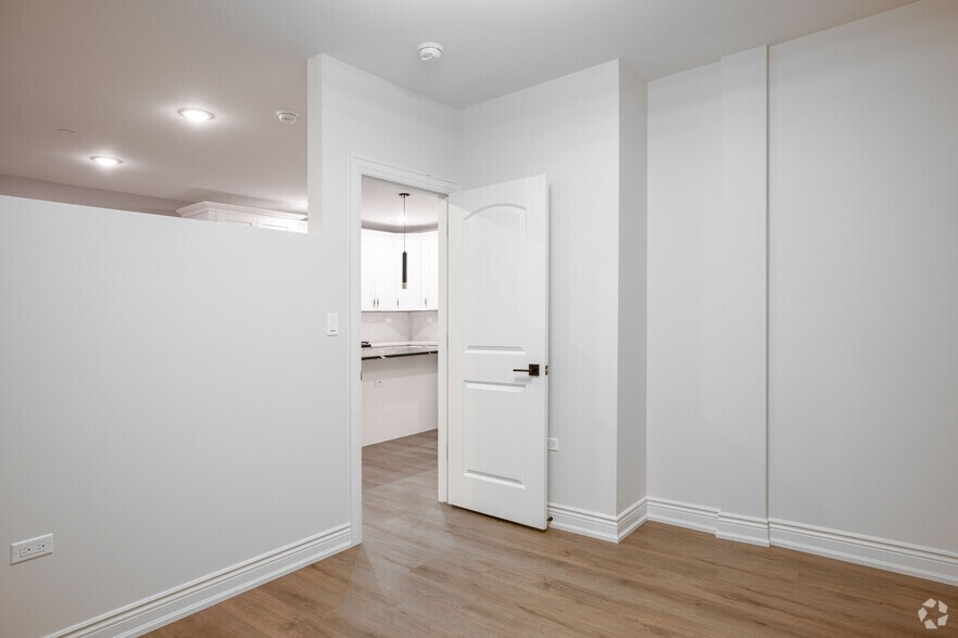 More Photos Of 9600 Franklin, Franklin Park Apartments For Lease