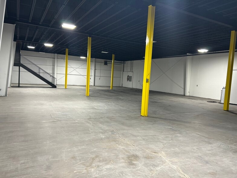 More Photos Of 3844 Dickerson Pike, Nashville Flex For Lease