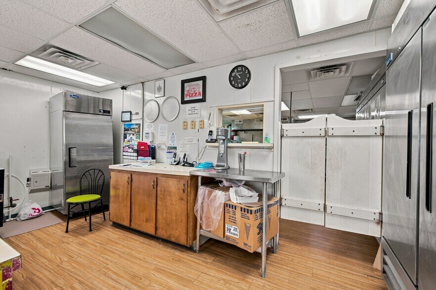 More Photos Of 547 E Main St, Ashland Restaurant For Sale