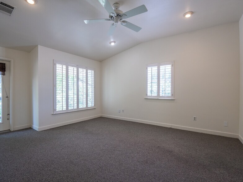 More Photos Of 13001 W Highway 71, Austin Storefront Retail Office For Sale