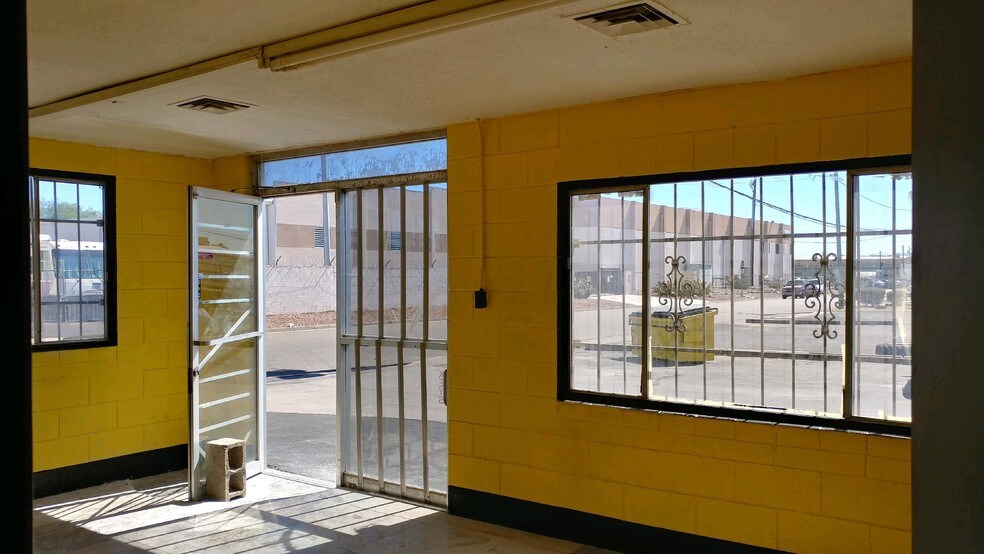 More Photos Of 3046-3064 N 30th Ave, Phoenix Warehouse For Lease