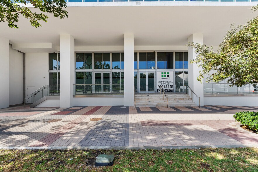 More Photos Of 1040 Biscayne Blvd, Miami Apartments For Lease