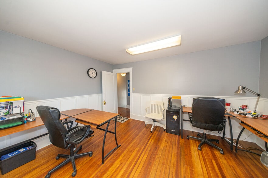 More Photos Of 2003 Broadway St, Mount Vernon Loft Creative Space For Sale