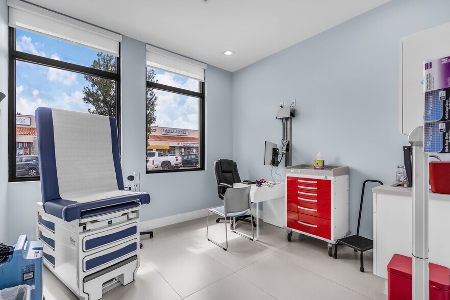 More Photos Of 875 E 41st St, Hialeah Medical For Sale