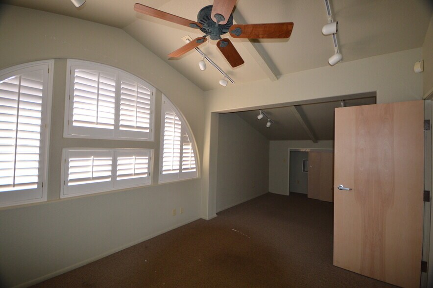 More Photos Of 761 E University Dr, Mesa Office Residential For Lease
