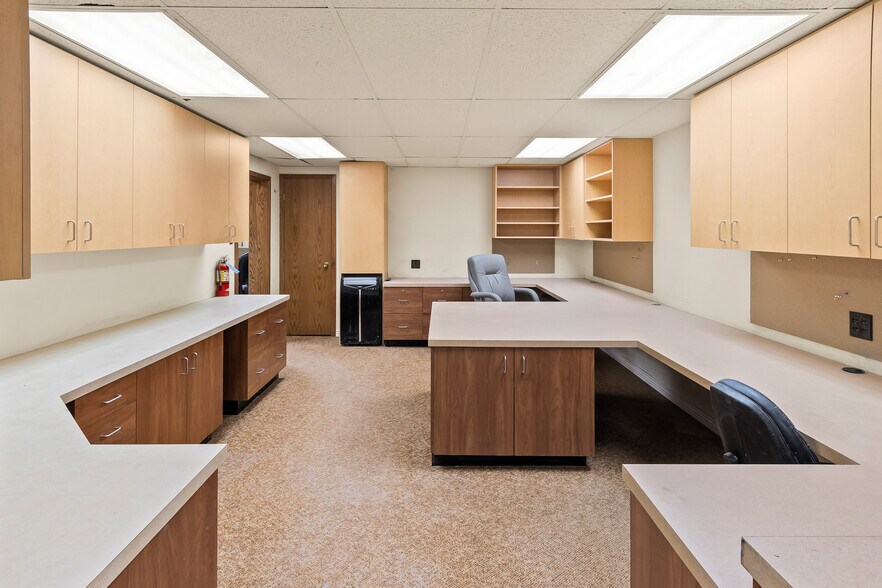 More Photos Of 2332 4th Ave, Greeley Manufacturing For Sale