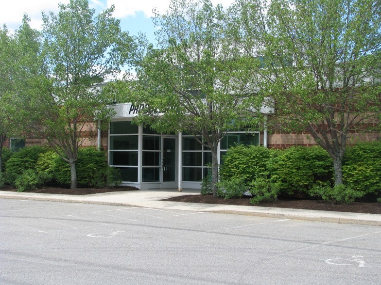 More Photos Of 100 Griffin Rd, Portsmouth Medical For Sale