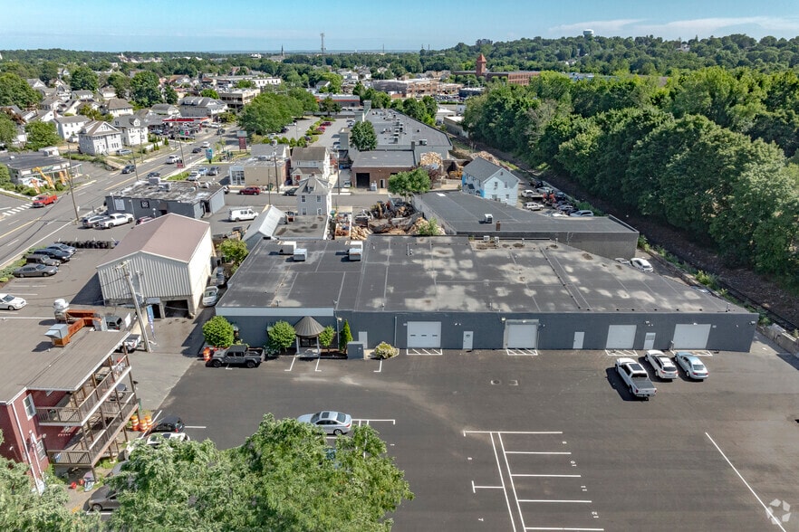 More Photos Of 225 Main Ave, Norwalk Manufacturing For Lease
