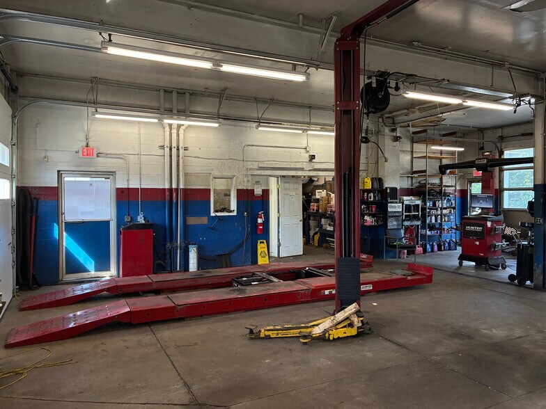 More Photos Of 22101 Lorain Rd, Cleveland Auto Repair For Sale