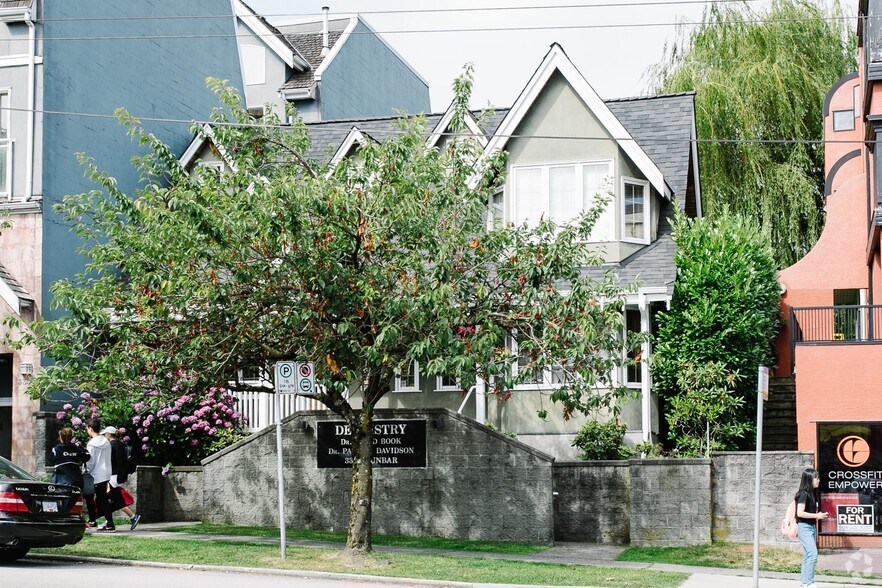 Primary Photo Of 3335 Dunbar St, Vancouver Freestanding For Sale