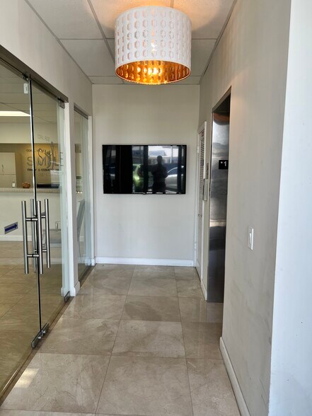 More Photos Of 3035 E Commercial Blvd, Fort Lauderdale Medical For Sale
