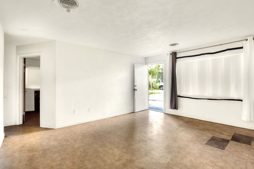 More Photos Of 1649 3rd St SW, Winter Haven Religious Facility For Lease
