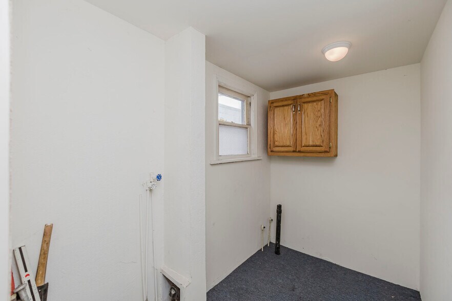 More Photos Of 2013 S Broadway St, Wichita Auto Dealership For Sale