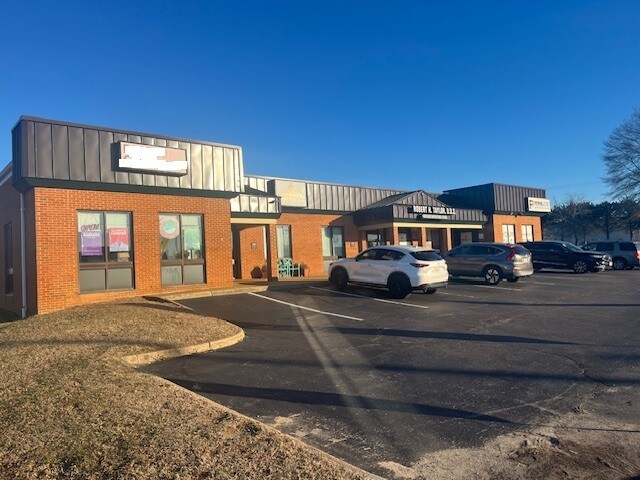 More Photos Of 7468-7502 Lee Davis Rd, Mechanicsville Office For Lease