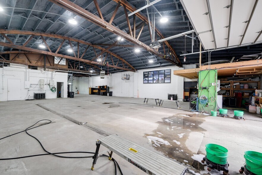More Photos Of 7737 S Kedzie Ave, Chicago Carwash For Sale