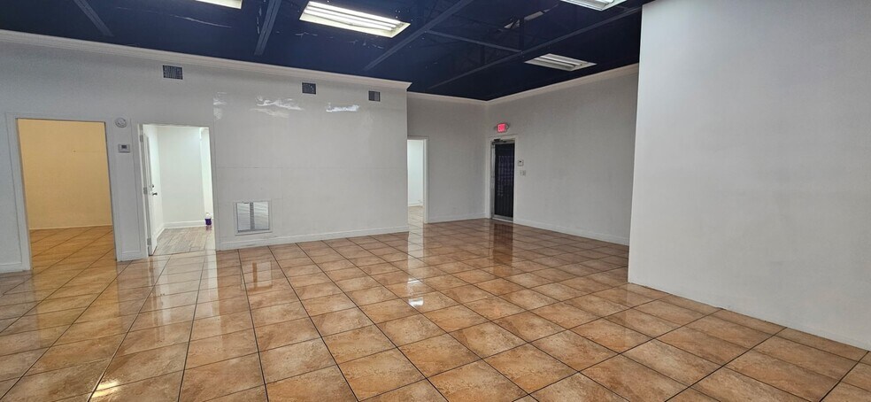 More Photos Of 2223 NW 26th Ave, Miami Warehouse For Lease