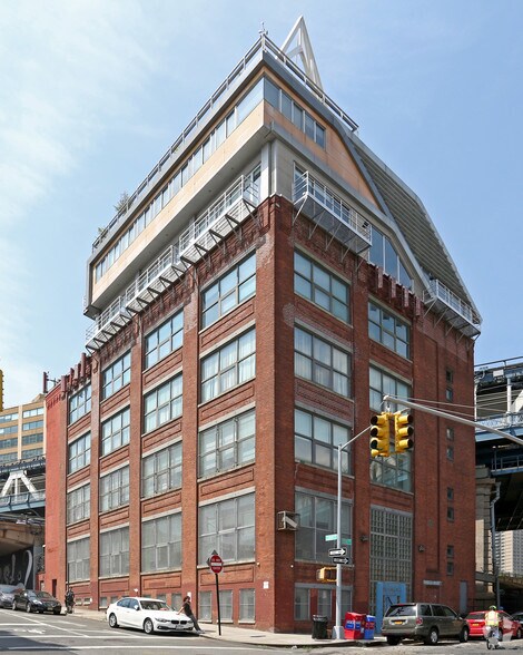 Primary Photo Of 110 York St, Brooklyn Office For Lease