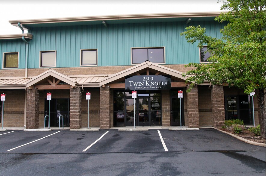 Primary Photo Of 2500 NE Twin Knolls Dr, Bend Medical For Lease