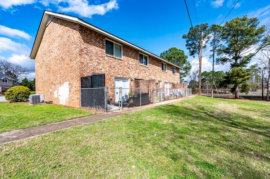 More Photos Of 2501 Redwood Ct, Albany Multifamily For Sale