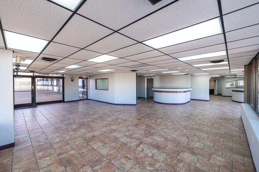 More Photos Of 11209 W Kellogg, Wichita Auto Dealership For Sale