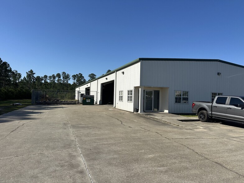 More Photos Of 21051 Coastal Pky, Gulfport Industrial For Lease