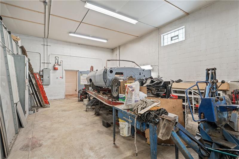 More Photos Of 560 Hoover Rd, Penn Hills Warehouse For Sale