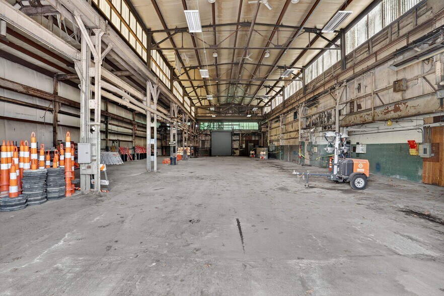 More Photos Of 6700 Morgan Ave, Cleveland Warehouse For Lease