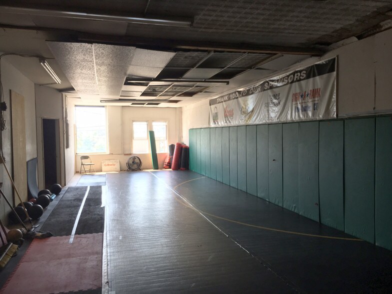 More Photos Of 369 Bank St, New London Storefront Retail Residential For Sale