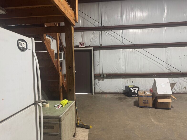 More Photos Of 205 Edgar St, Atlantic Beach Warehouse For Lease