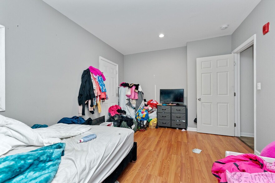 More Photos Of 1305 N 15th St, Philadelphia Apartments For Sale