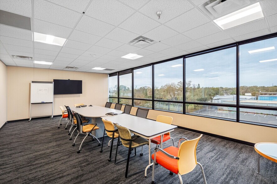 More Photos Of 6801 E Hillsborough Ave, Tampa Office Residential For Sale