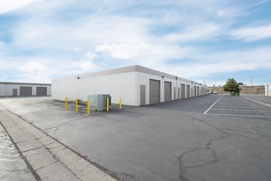 More Photos Of 50 Freeport Blvd, Sparks Light Distribution For Lease