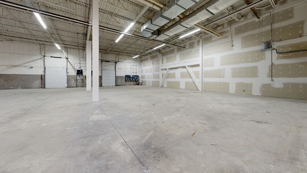 Primary Photo Of 6325-6475 Boul des Grandes-Prairies, Montréal Unknown For Lease