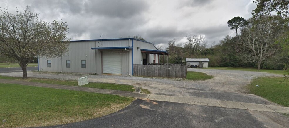 More Photos Of 6900 Pine Forest Rd, Pensacola Warehouse For Lease